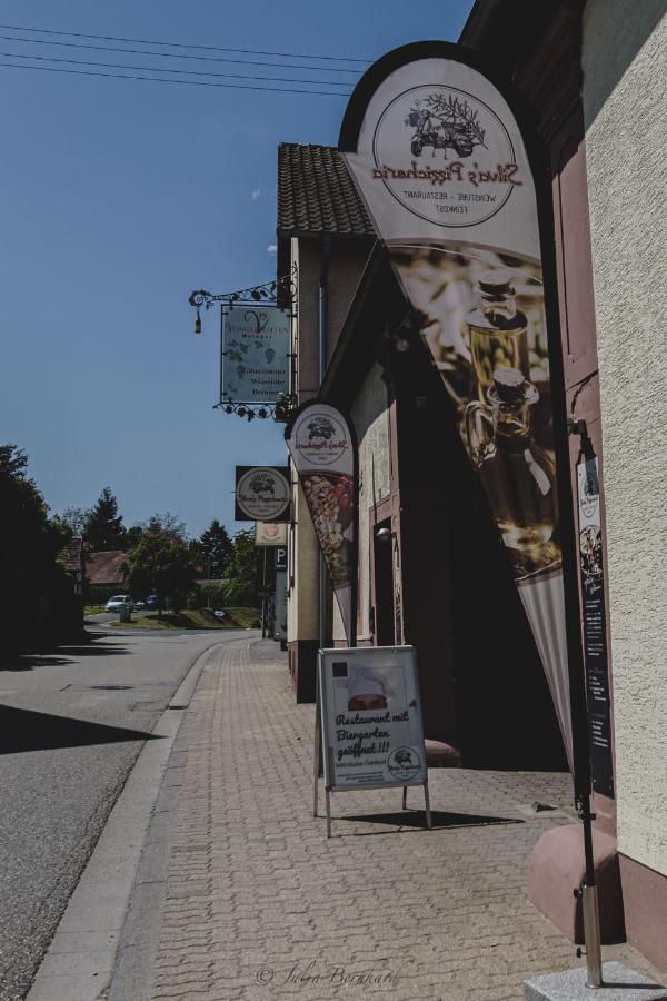 Weingut Und Gastehaus Vongerichten Oberhausen  Exterior photo